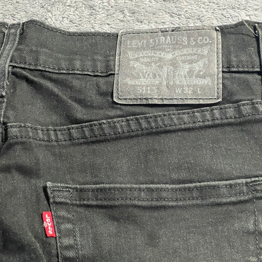 Levis 511 Slim Fit Black Denim Cut Off Shorts Mens 32 Frayed Hem Raw Edge